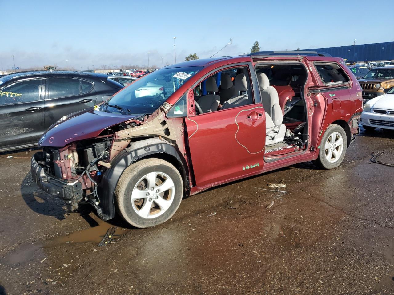 2015 Toyota Sienna - Image 1
