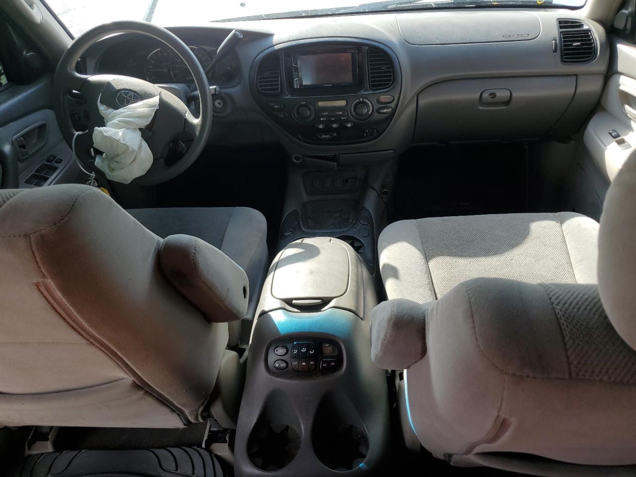 2005 Toyota Sequoia - Image 8