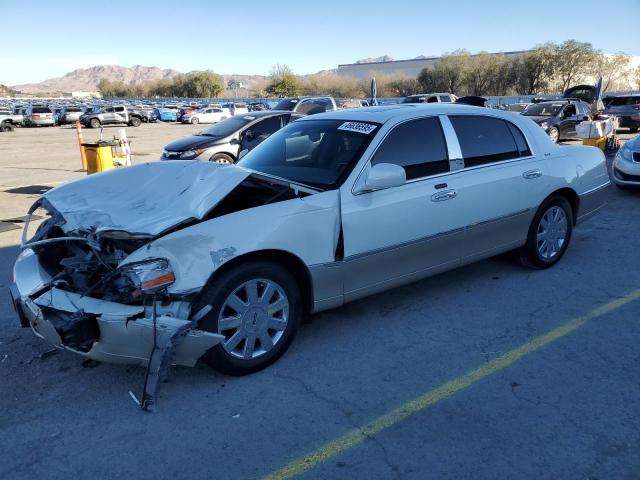 2004 Lincoln Town Car Ultimate