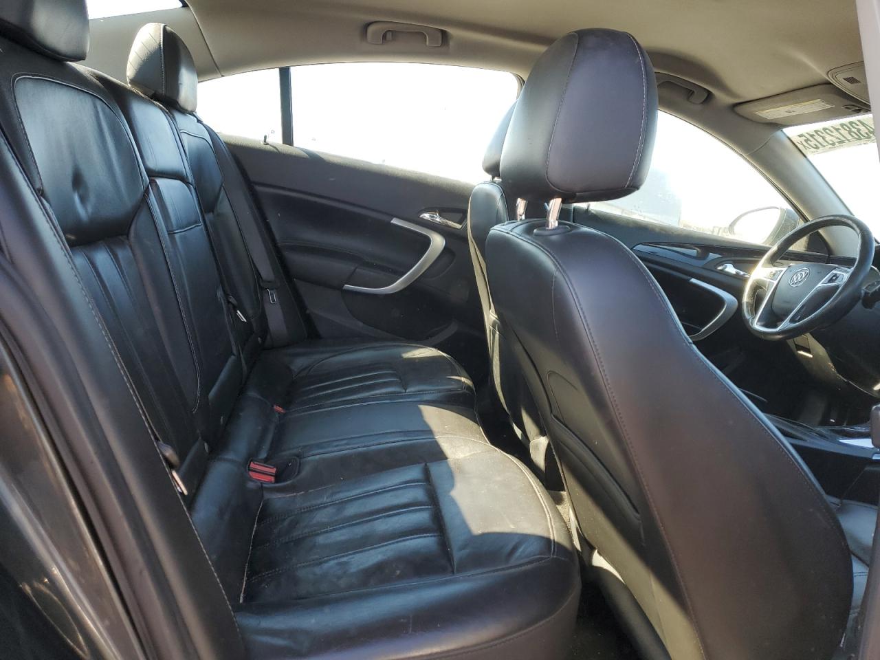 2013 Buick Regal - Image 10