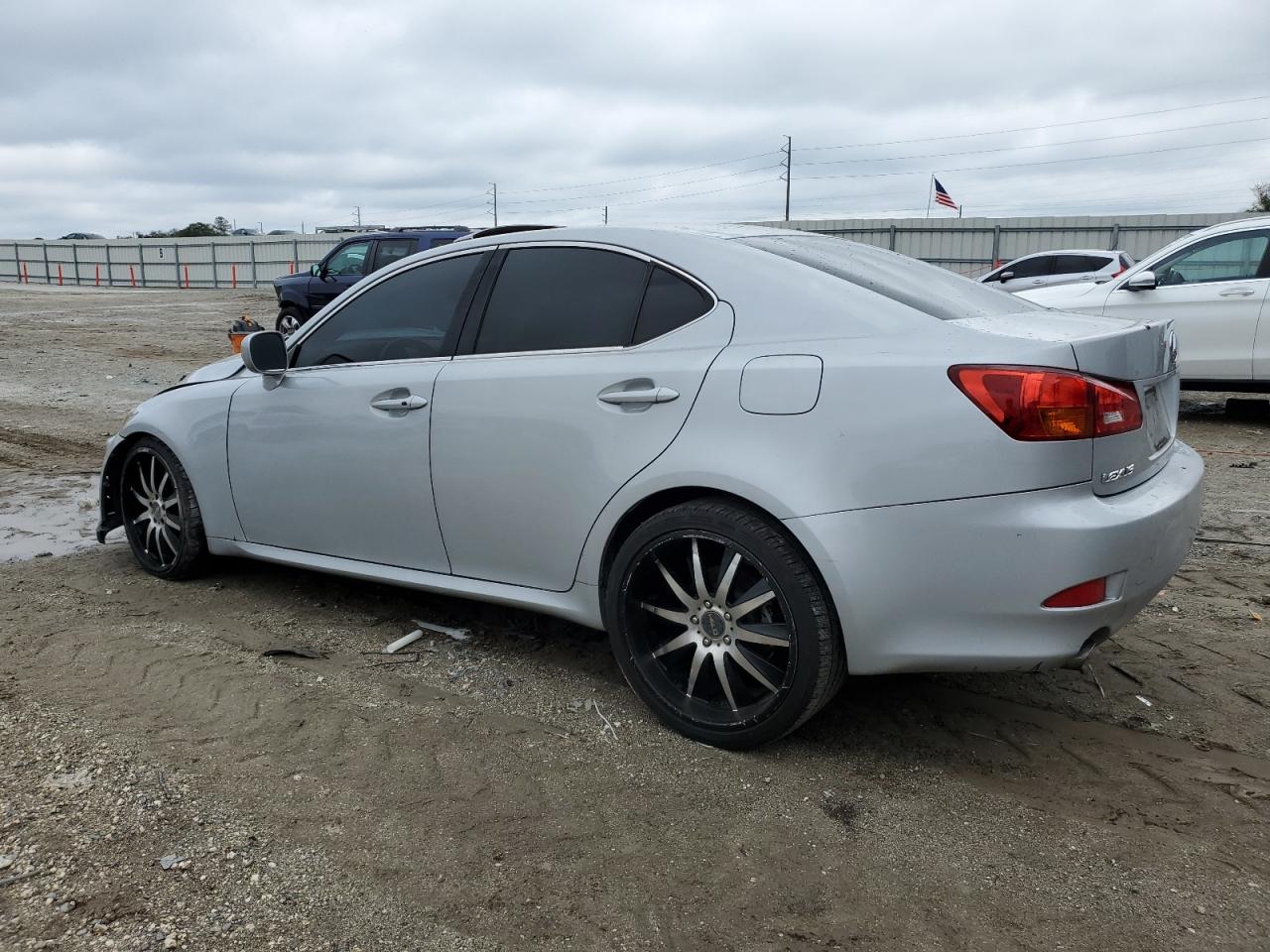 2006 Lexus IS - Image 2