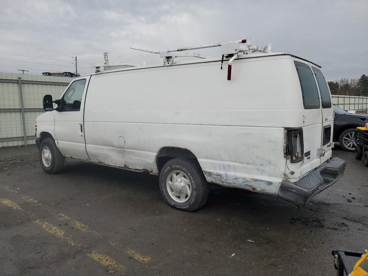 2011 Ford Econoline - Image 2