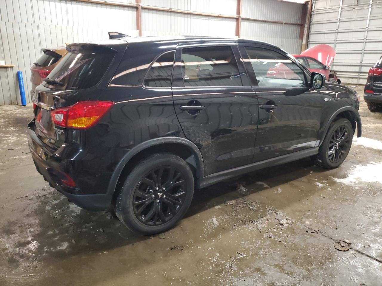2018 Mitsubishi Outlander - Image 3