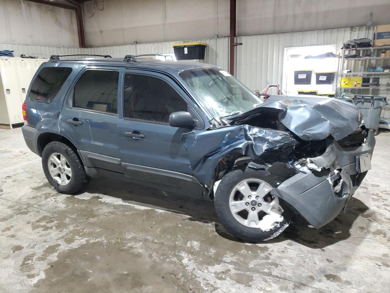 2005 Ford Escape - Image 4