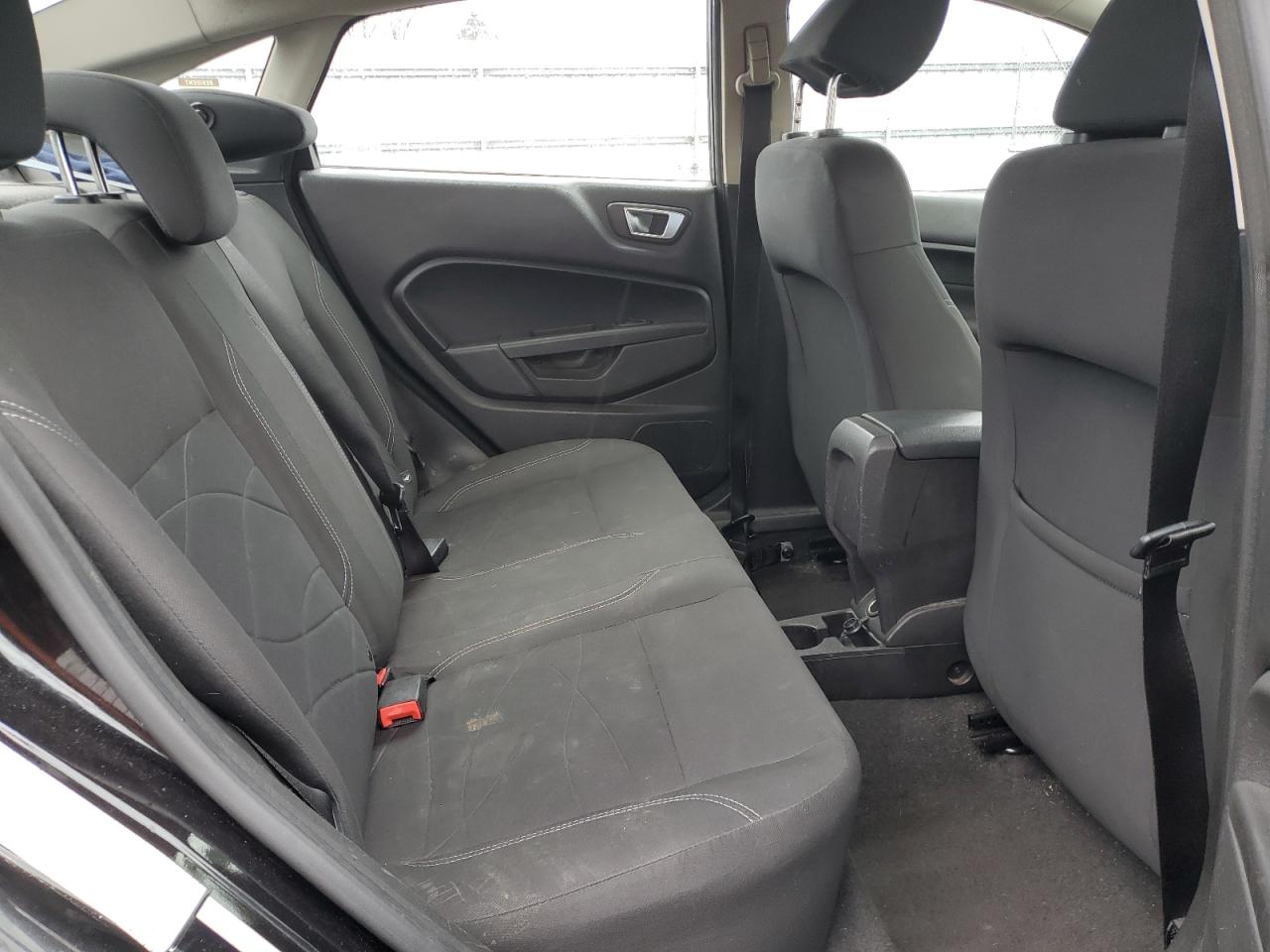 2014 Ford Fiesta - Image 11