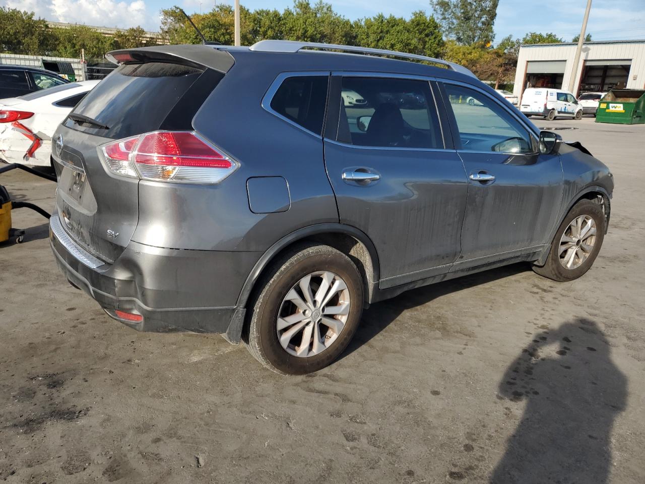 2015 Nissan Rogue - Image 3