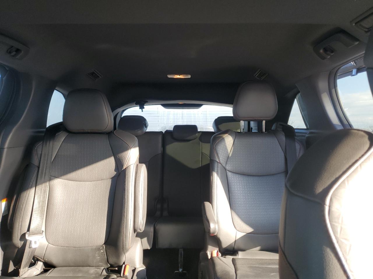2021 Toyota Sienna - Image 10