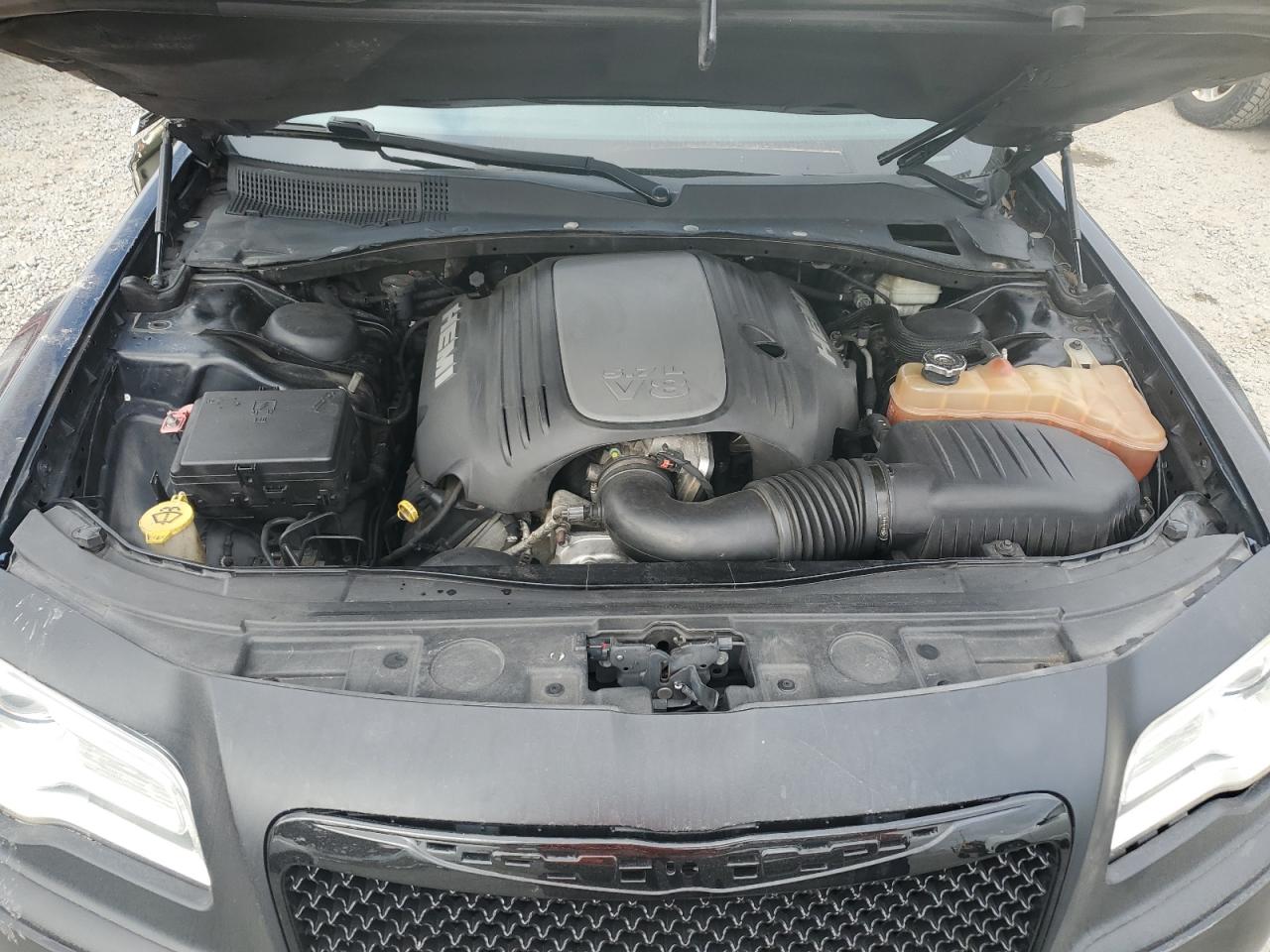 2012 Chrysler 300 - Image 11