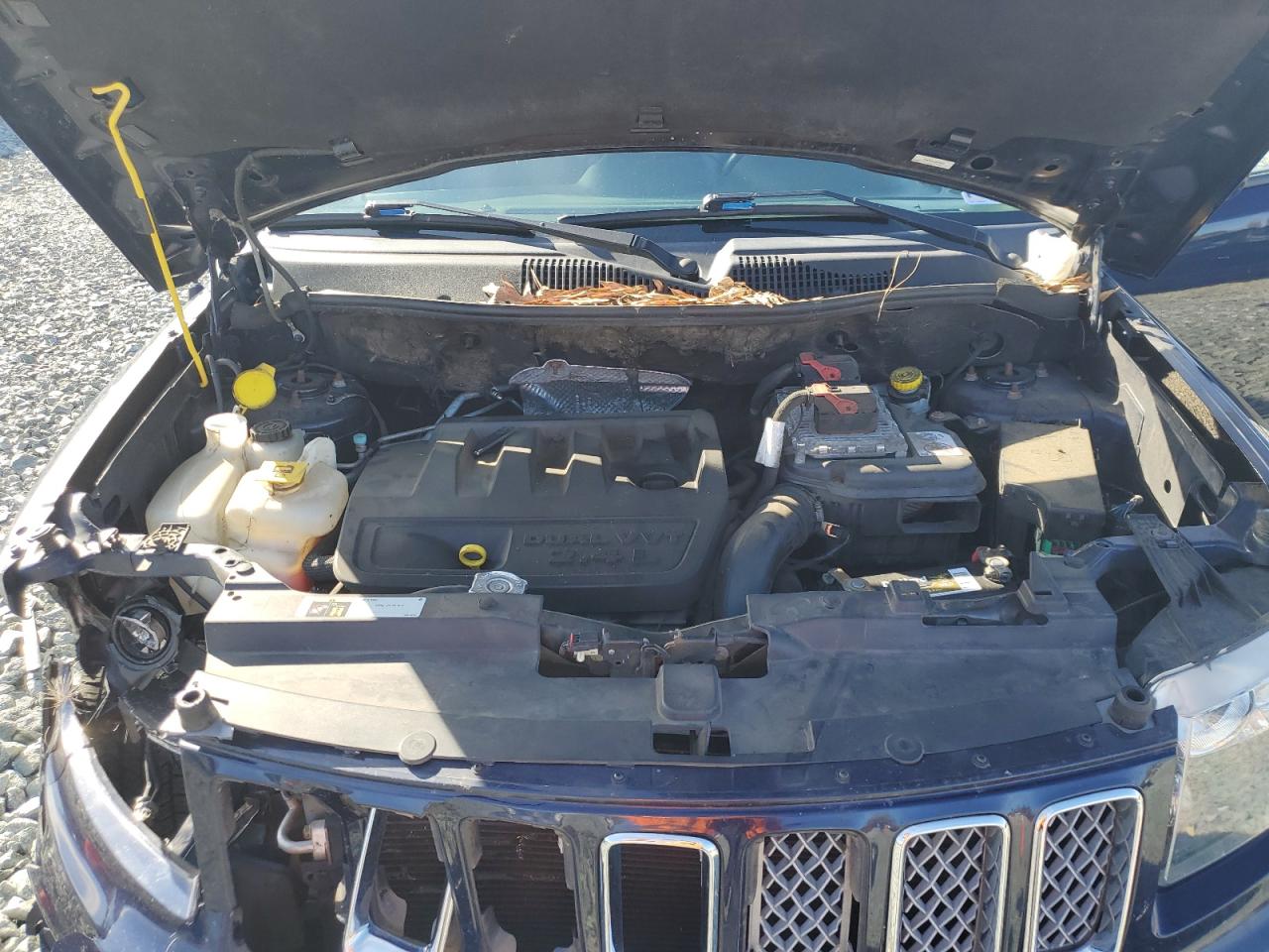 2016 Jeep Compass - Image 13