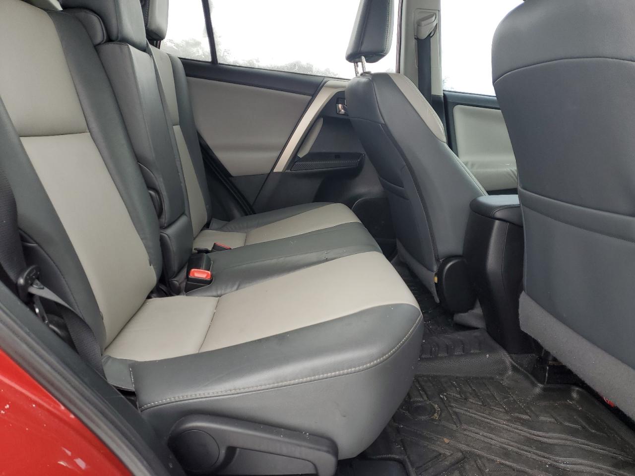 2014 Toyota RAV 4 - Image 11