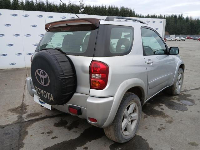 2004 TOYOTA RAV4 XT3 V