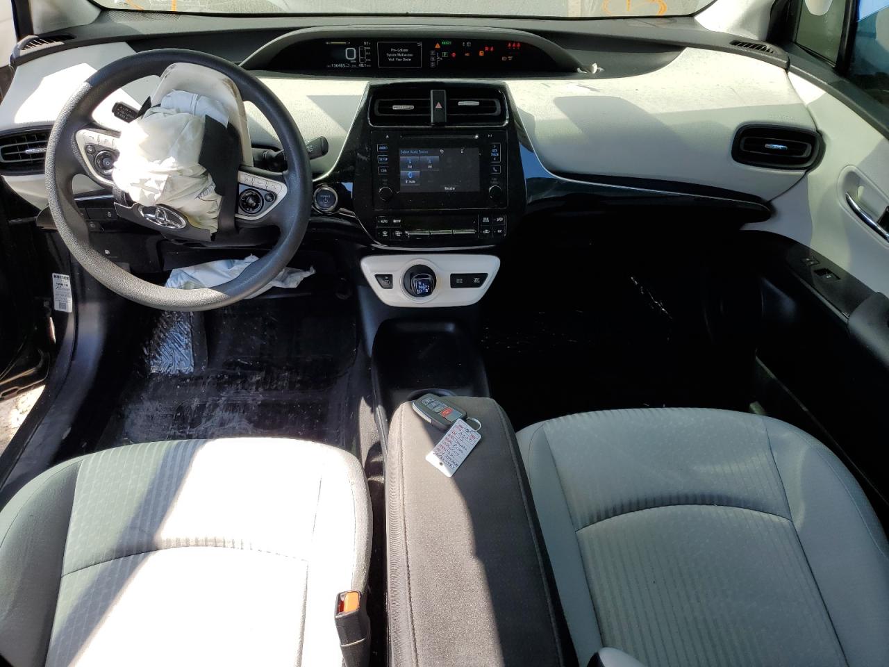 2017 Toyota Prius - Image 8