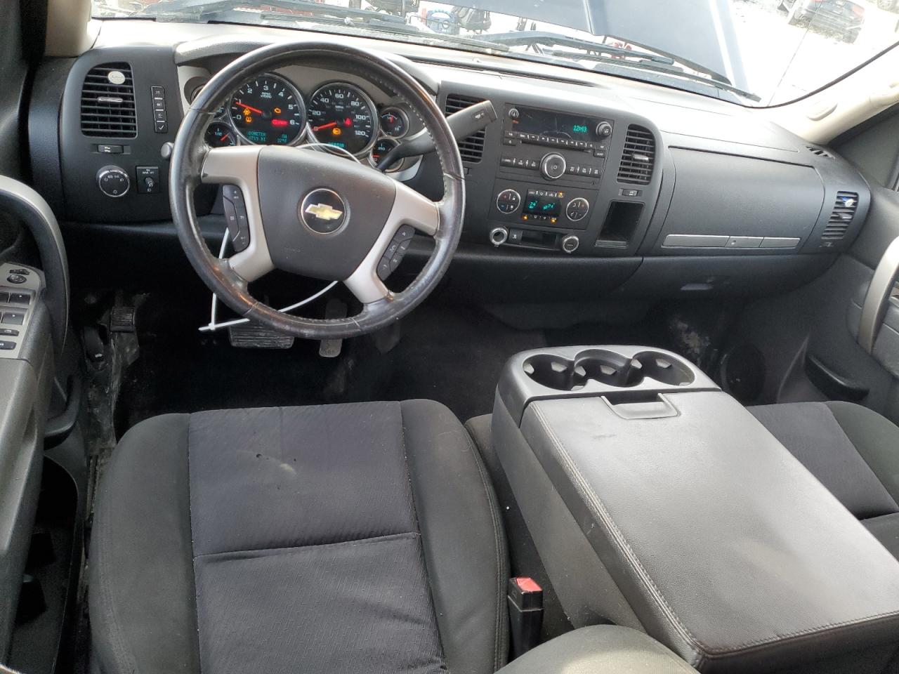 2011 Chevrolet Silverado - Image 8