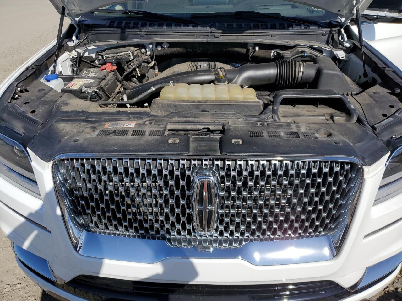 2020 Lincoln Navigator - Image 12