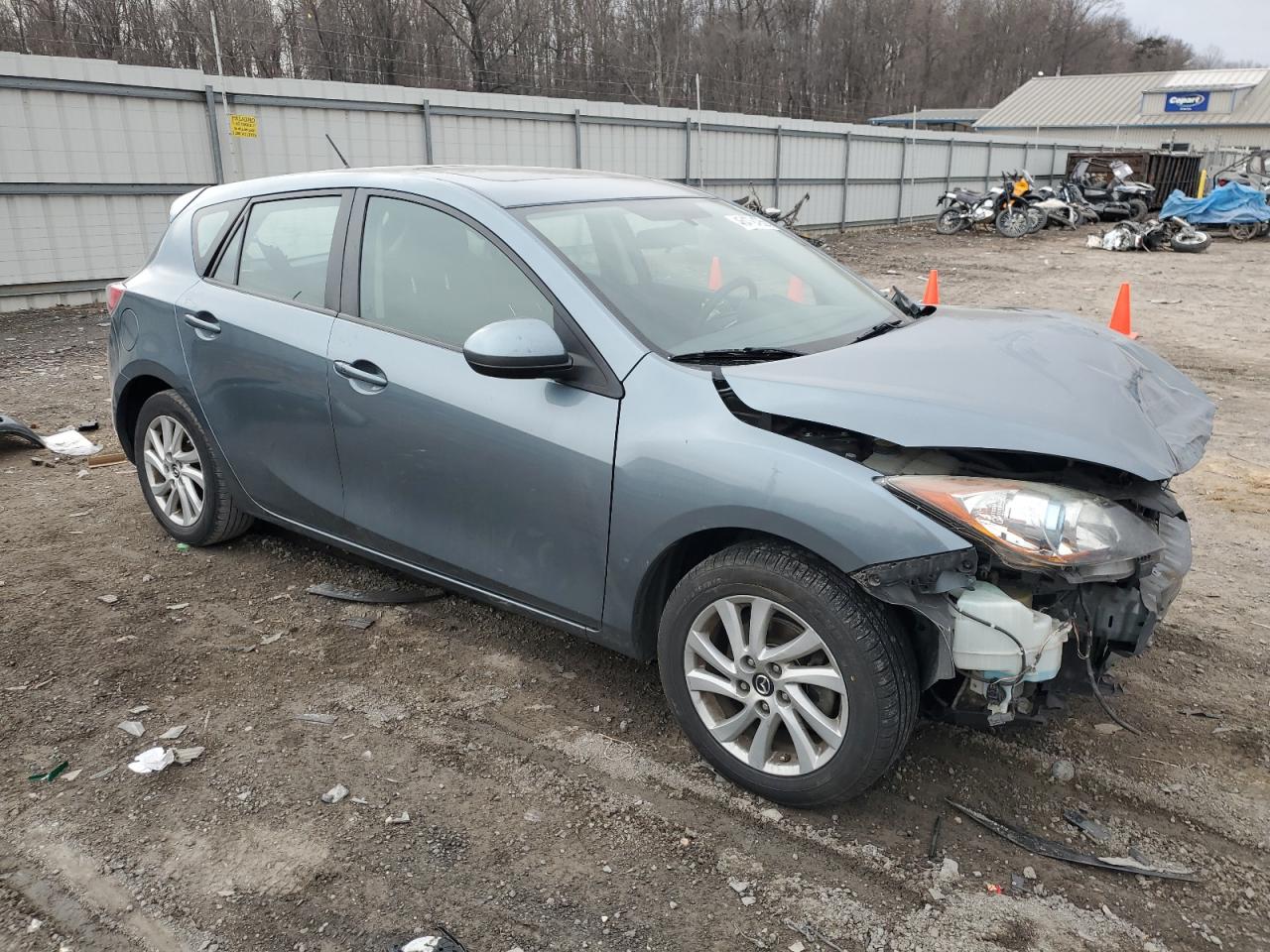 2013 Mazda 3 - Image 4