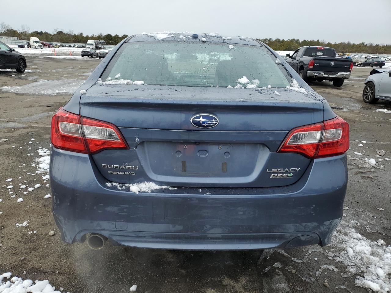 2015 Subaru Legacy 2.5I Premium VIN: 4S3BNAF63F3067923 Lot: 44676255