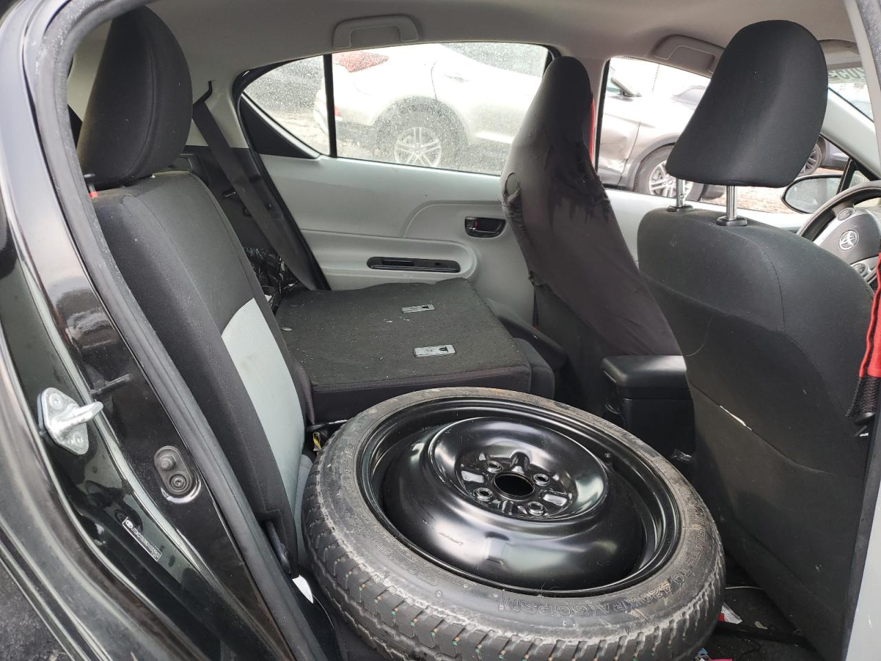 2013 Toyota Prius - Image 11