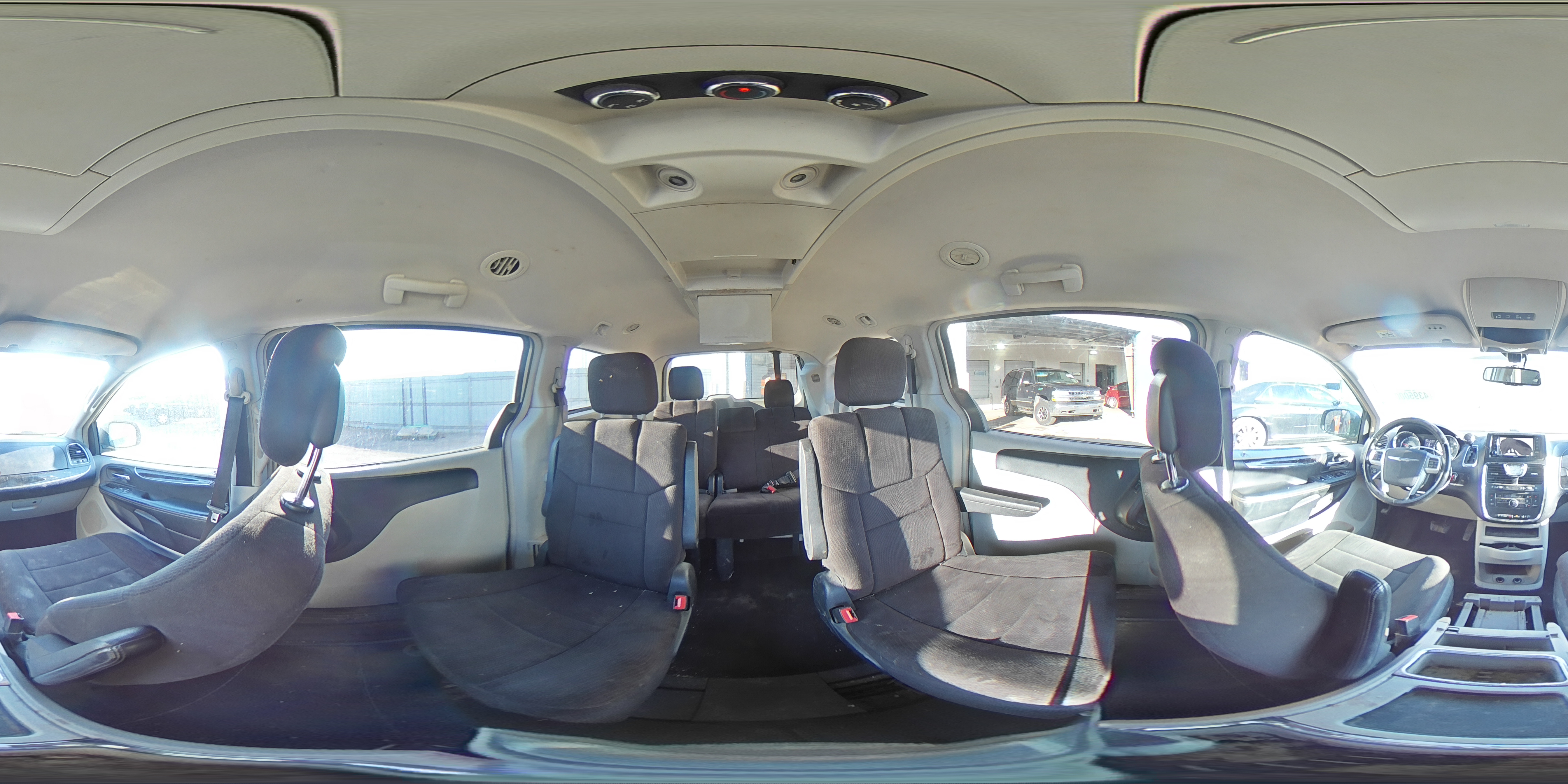 2012 Chrysler Town & Country - Image 15