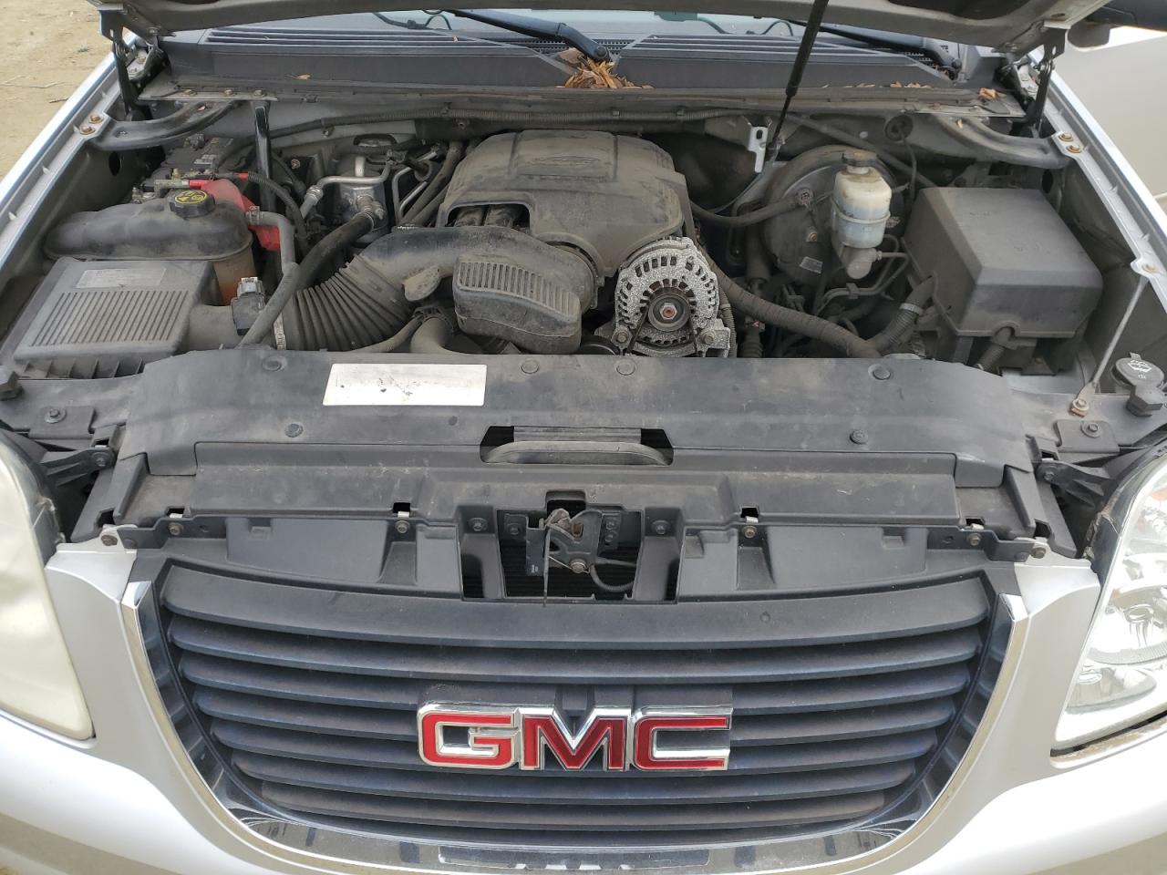 2013 GMC Yukon - Image 12