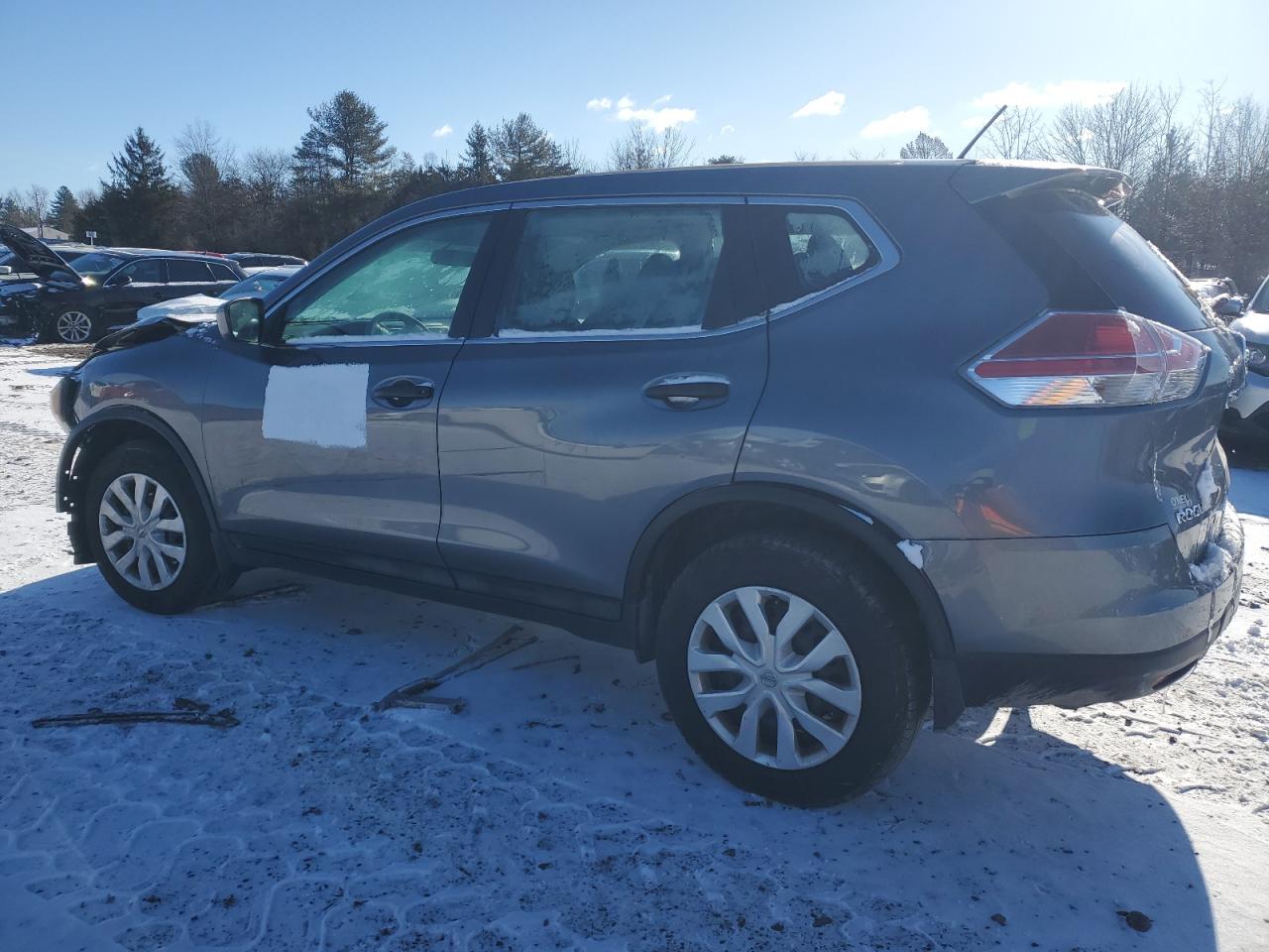 2016 Nissan Rogue - Image 2