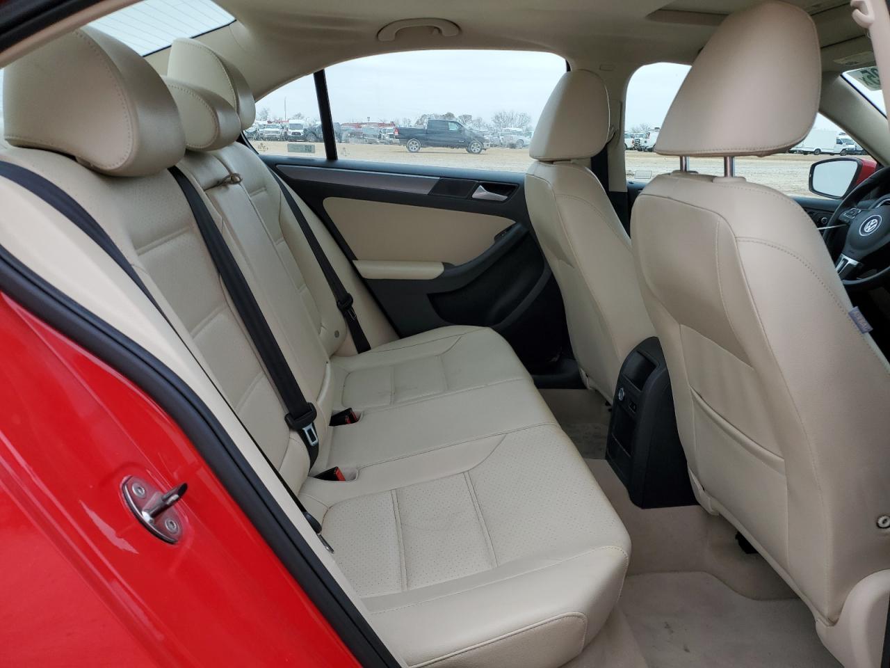 2014 Volkswagen Jetta - Image 10