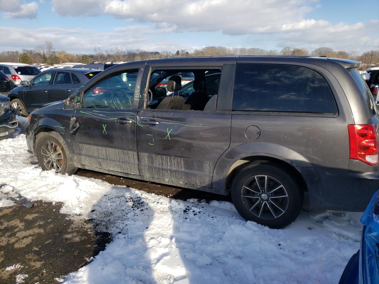 2015 Dodge Caravan - Image 2