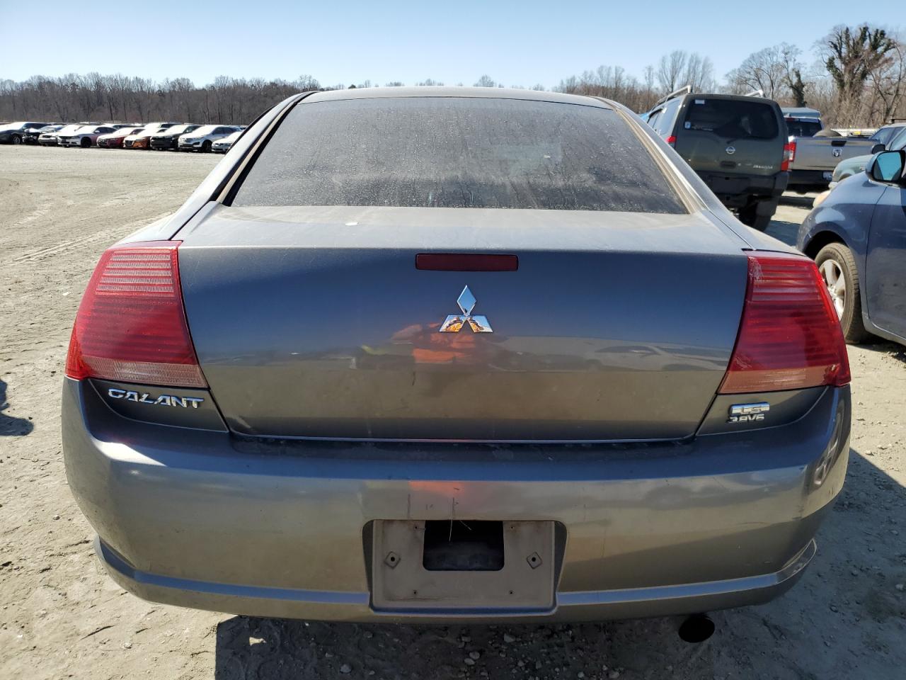 2004 Mitsubishi Galant - Image 6