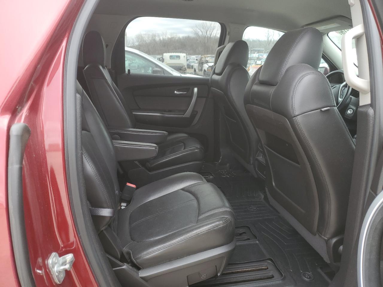 2011 GMC Acadia - Image 11