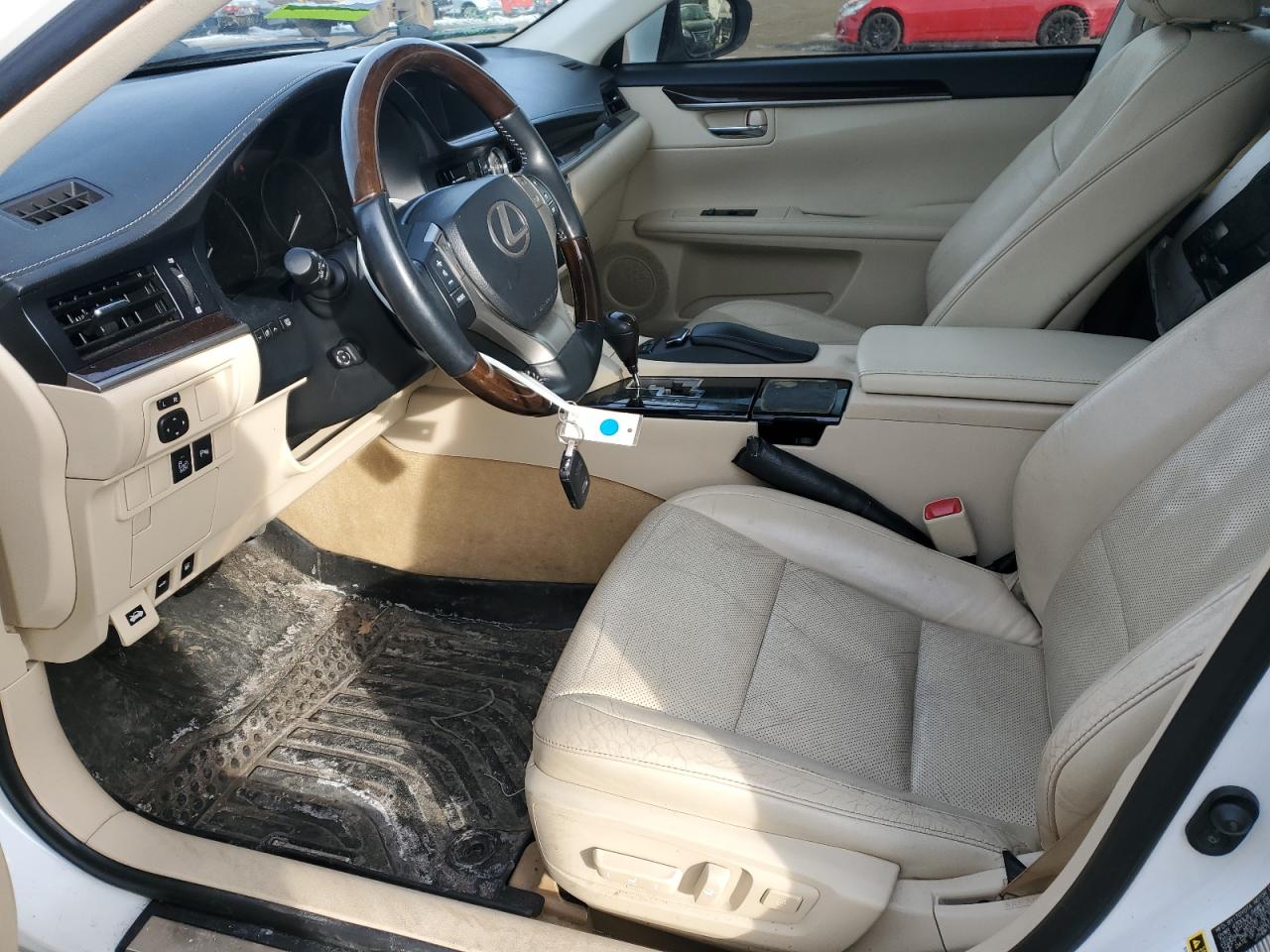 2013 Lexus ES - Image 7