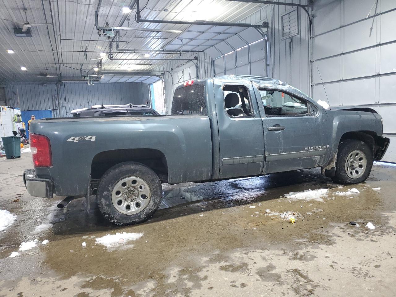 2009 Chevrolet Silverado - Image 3