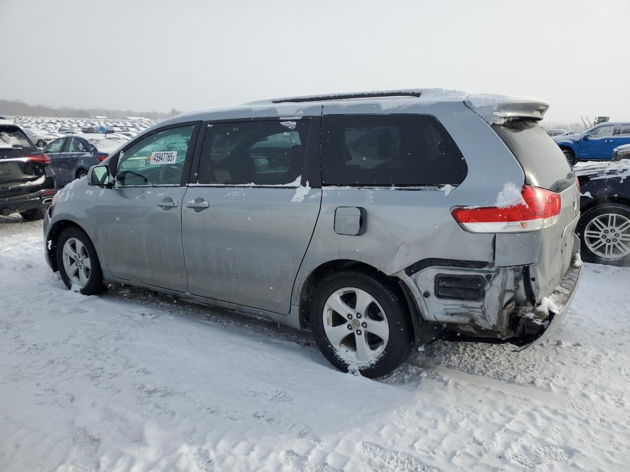 2011 Toyota Sienna - Image 2