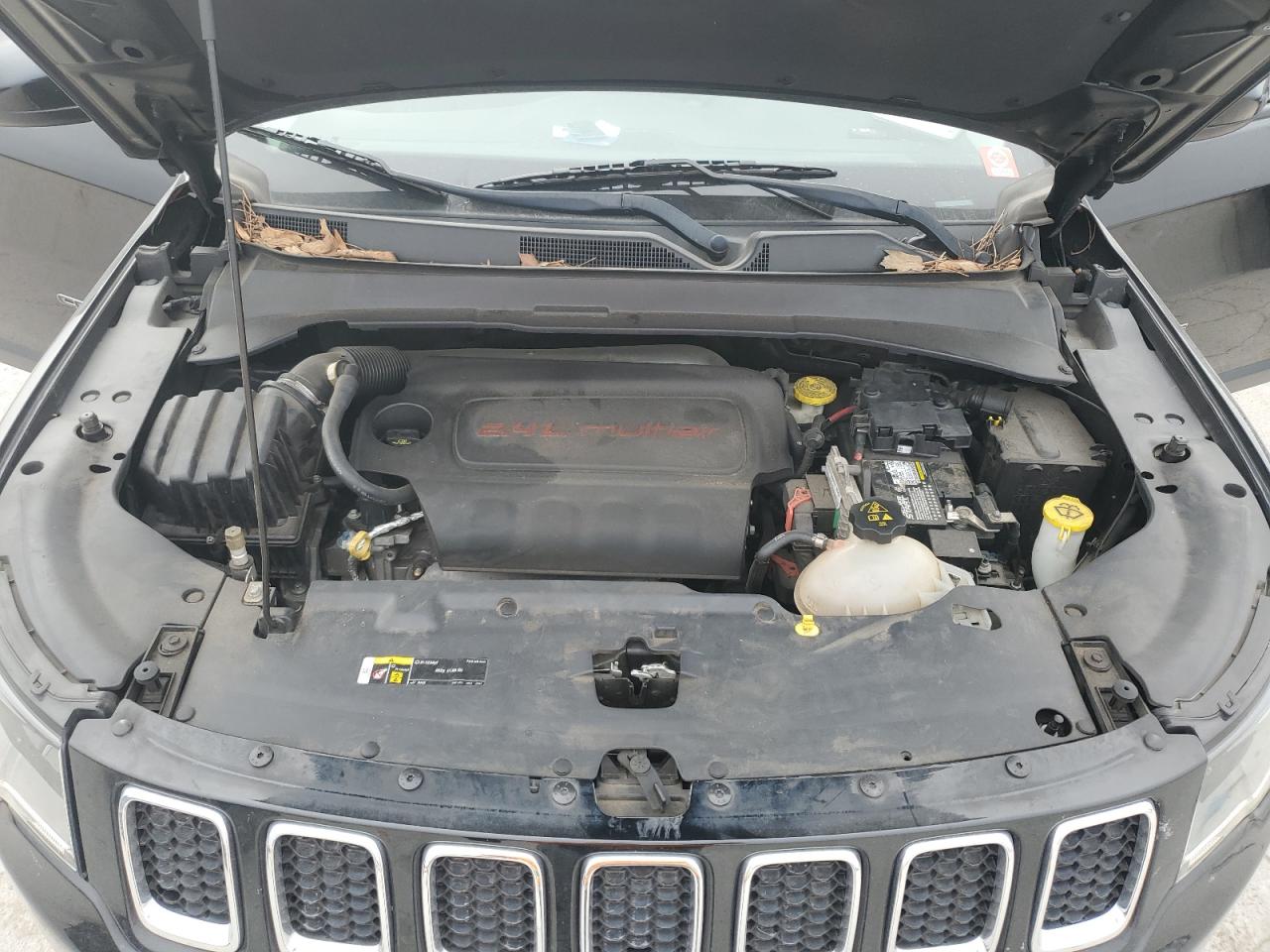 3c4njcbb3jt420682 3C4NJCBB3JT420682 2018 Jeep Compass Latitude