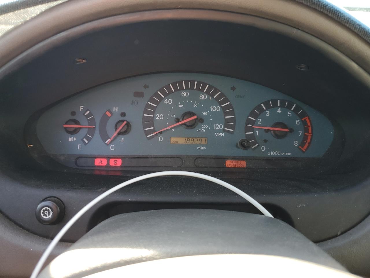 2002 Mitsubishi Galant - Image 9