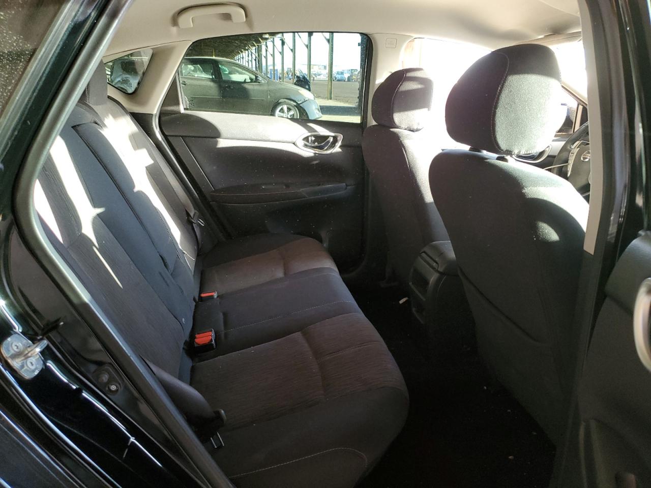 2015 Nissan Sentra - Image 10
