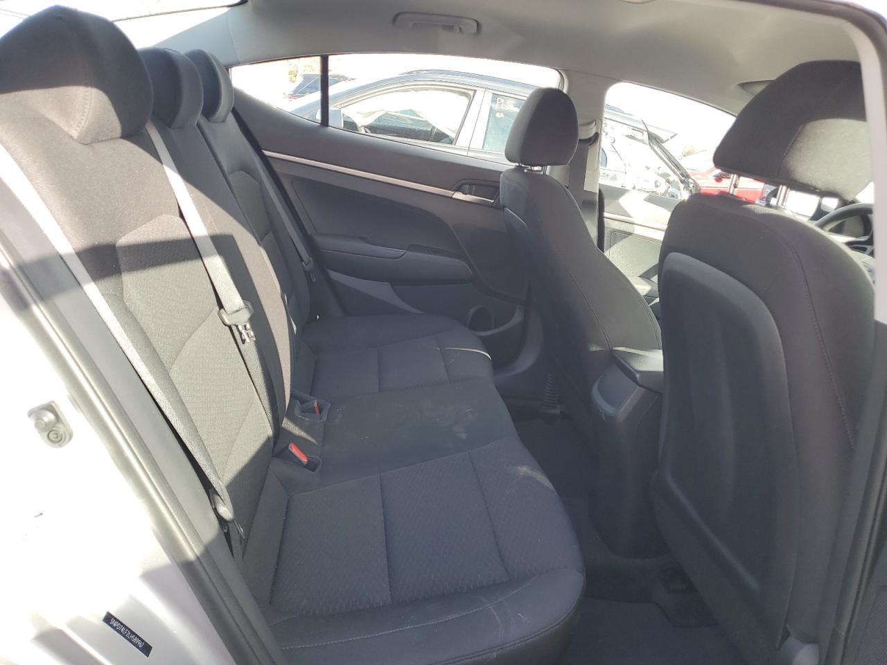 2020 Hyundai Elantra - Image 10