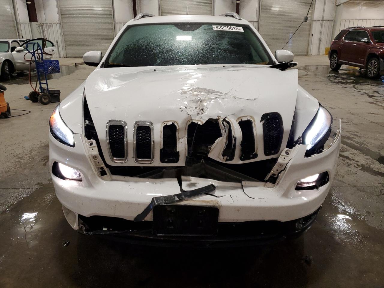 2016 Jeep Grand Cherokee - Image 5