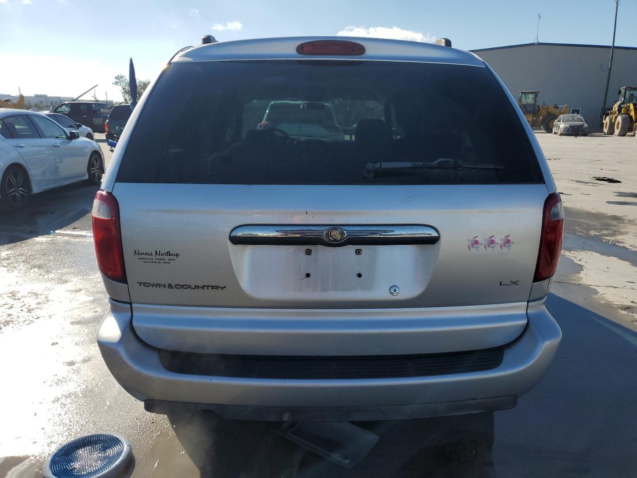 2005 Chrysler Town & Country Lx VIN: 2C4GP44RX5R553133 Lot: 46143045