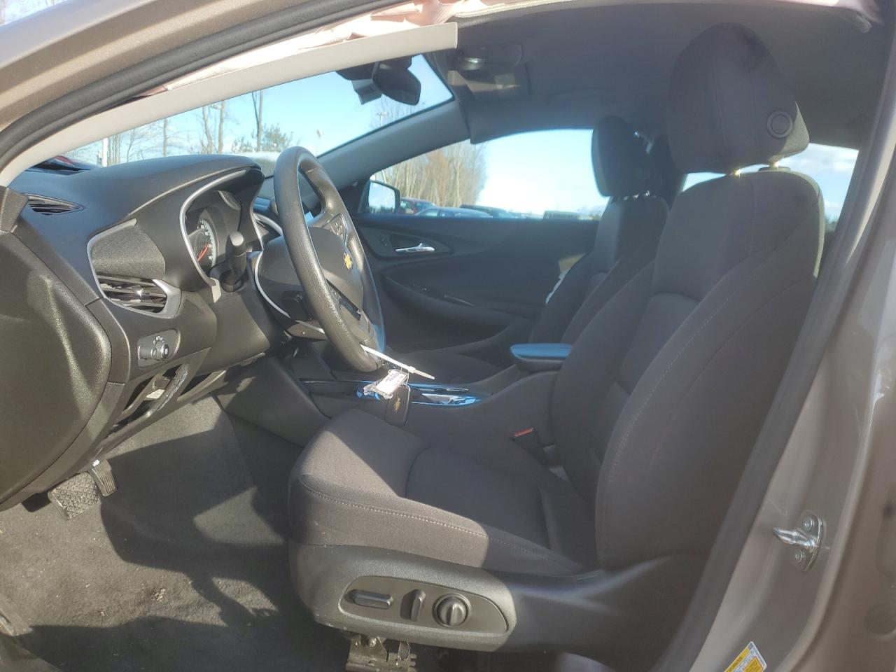 2023 Chevrolet Malibu - Image 7