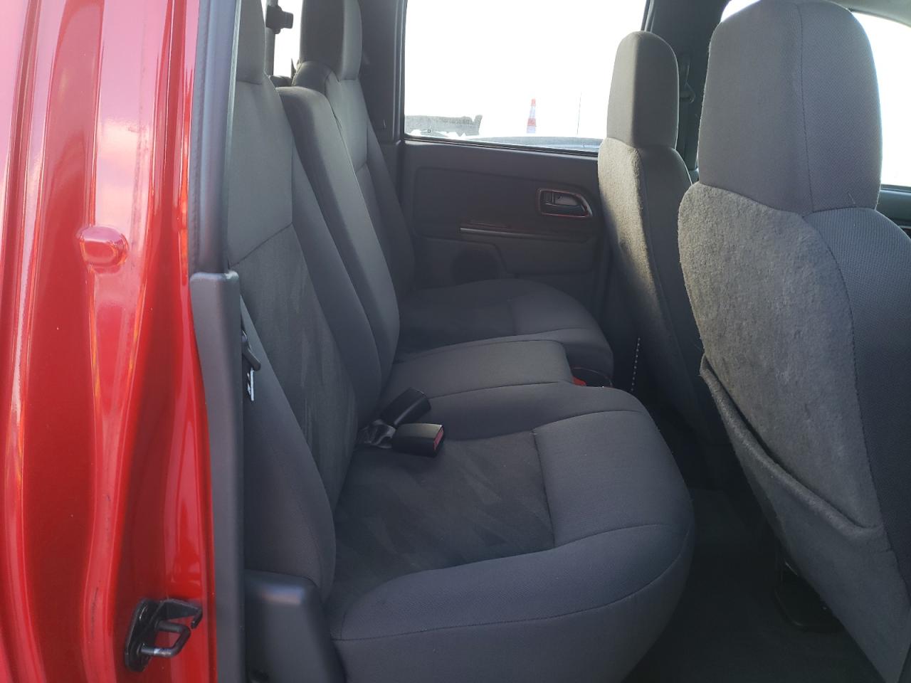 2004 Chevrolet Colorado - Image 11