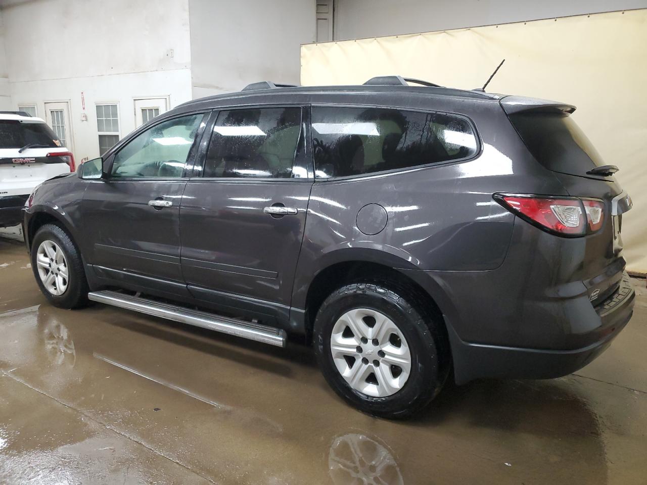 2015 Chevrolet Traverse - Image 2