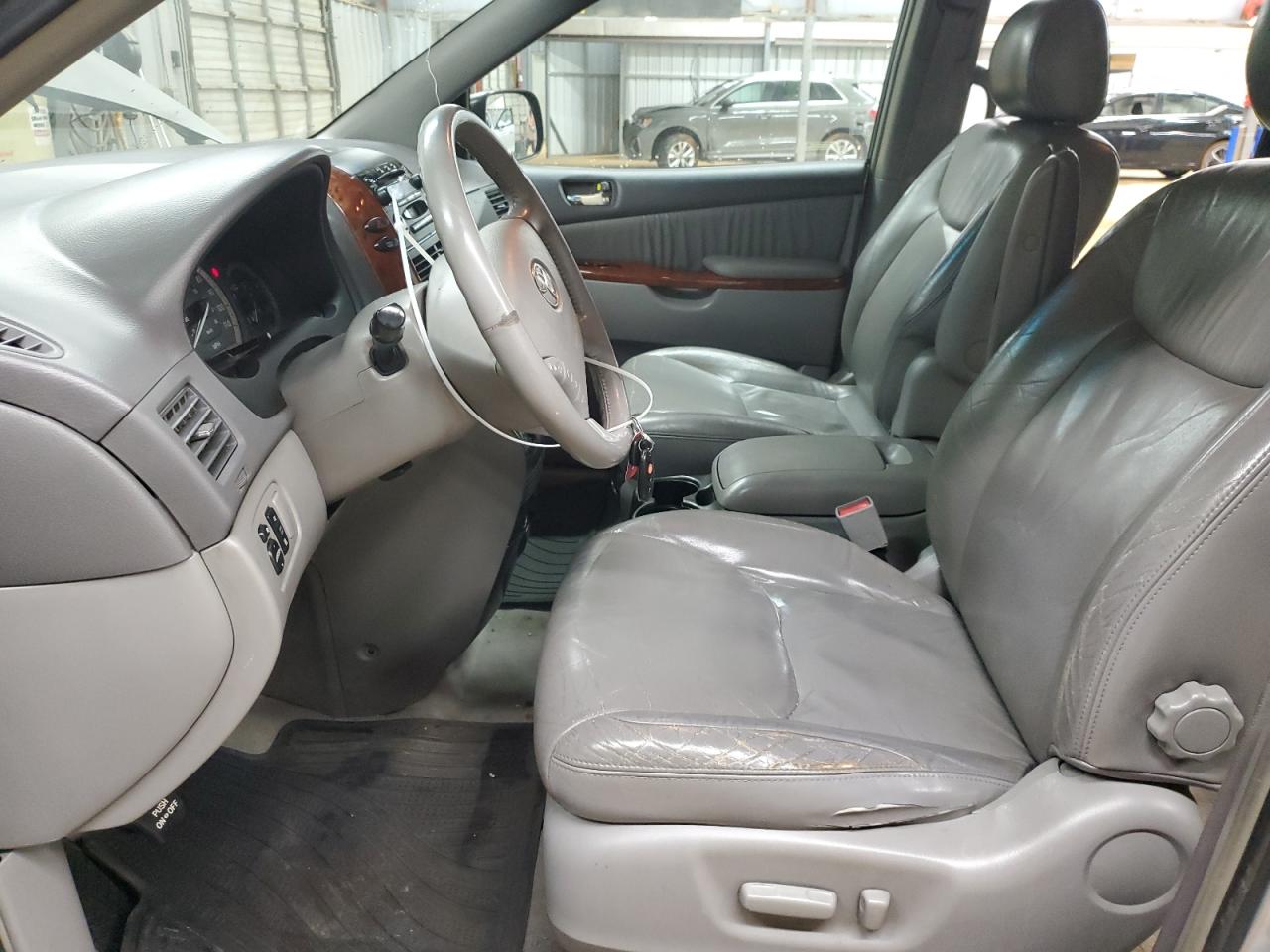 2004 Toyota Sienna - Image 7