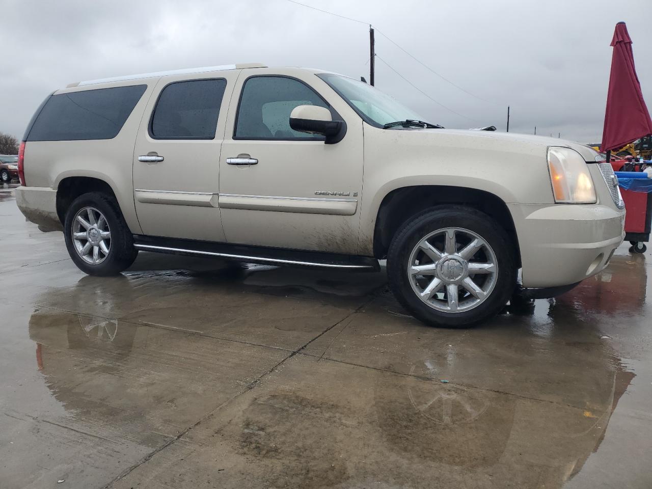 2007 GMC Yukon - Image 4
