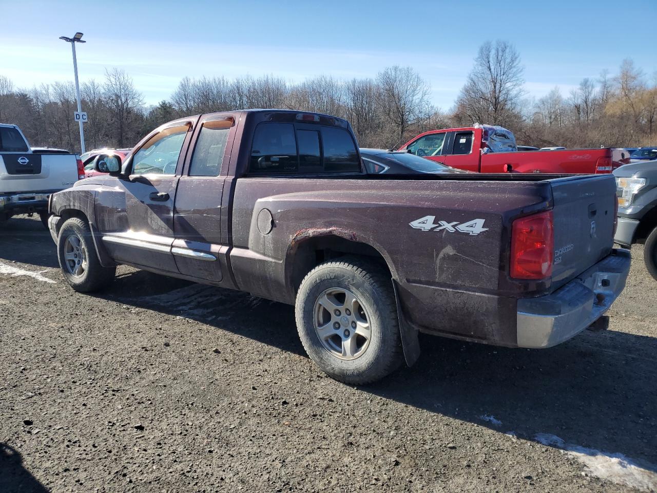 2005 Dodge Dakota - Image 2