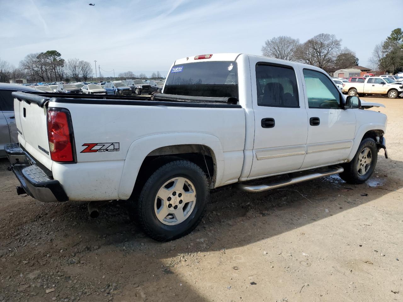 2005 Chevrolet Silverado - Image 3