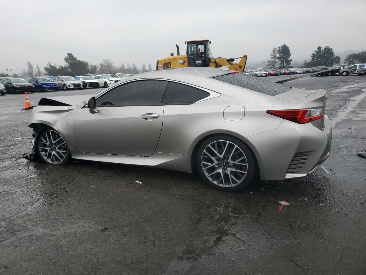 2016 Lexus RC - Image 2