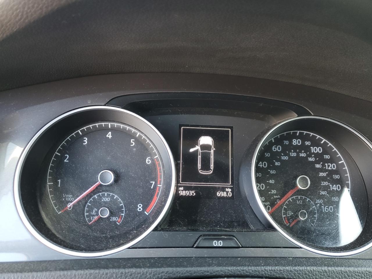 2017 Volkswagen Golf - Image 9