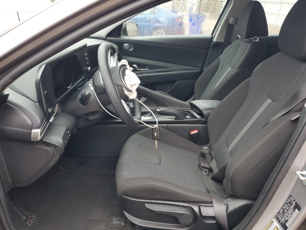 2023 Hyundai Elantra - Image 7