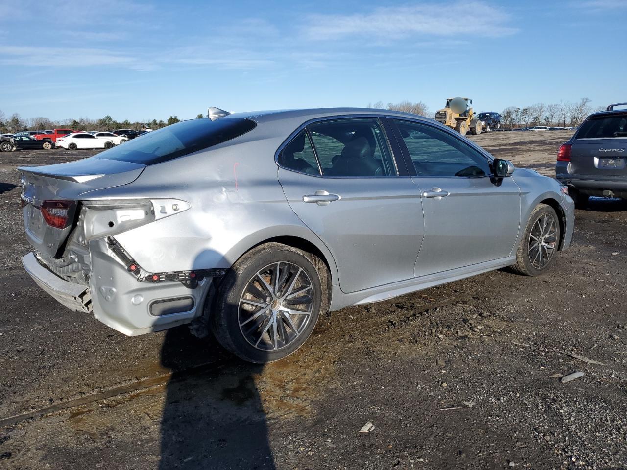 2022 Toyota Camry - Image 3