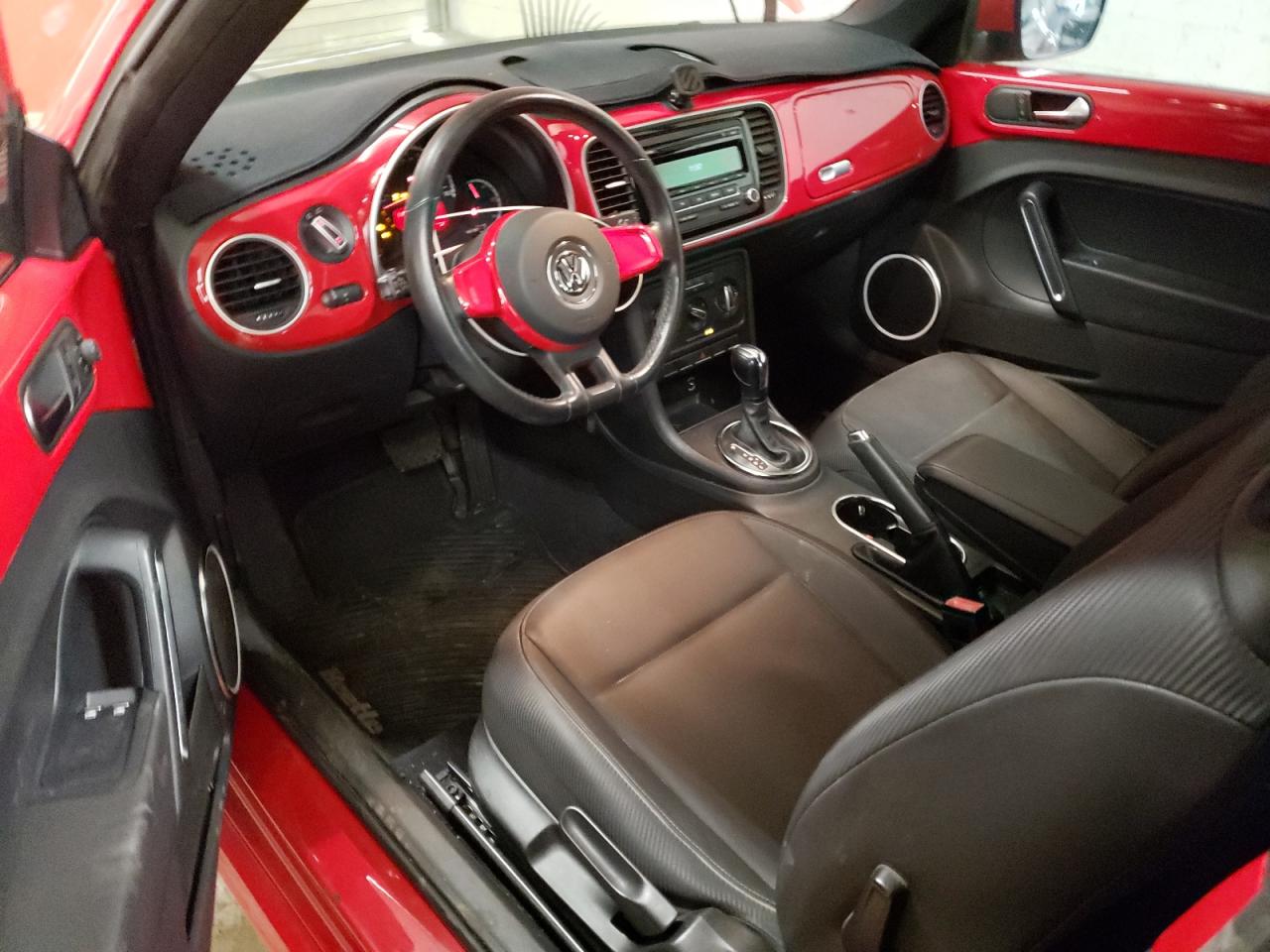 2013 Volkswagen Beetle - Image 8