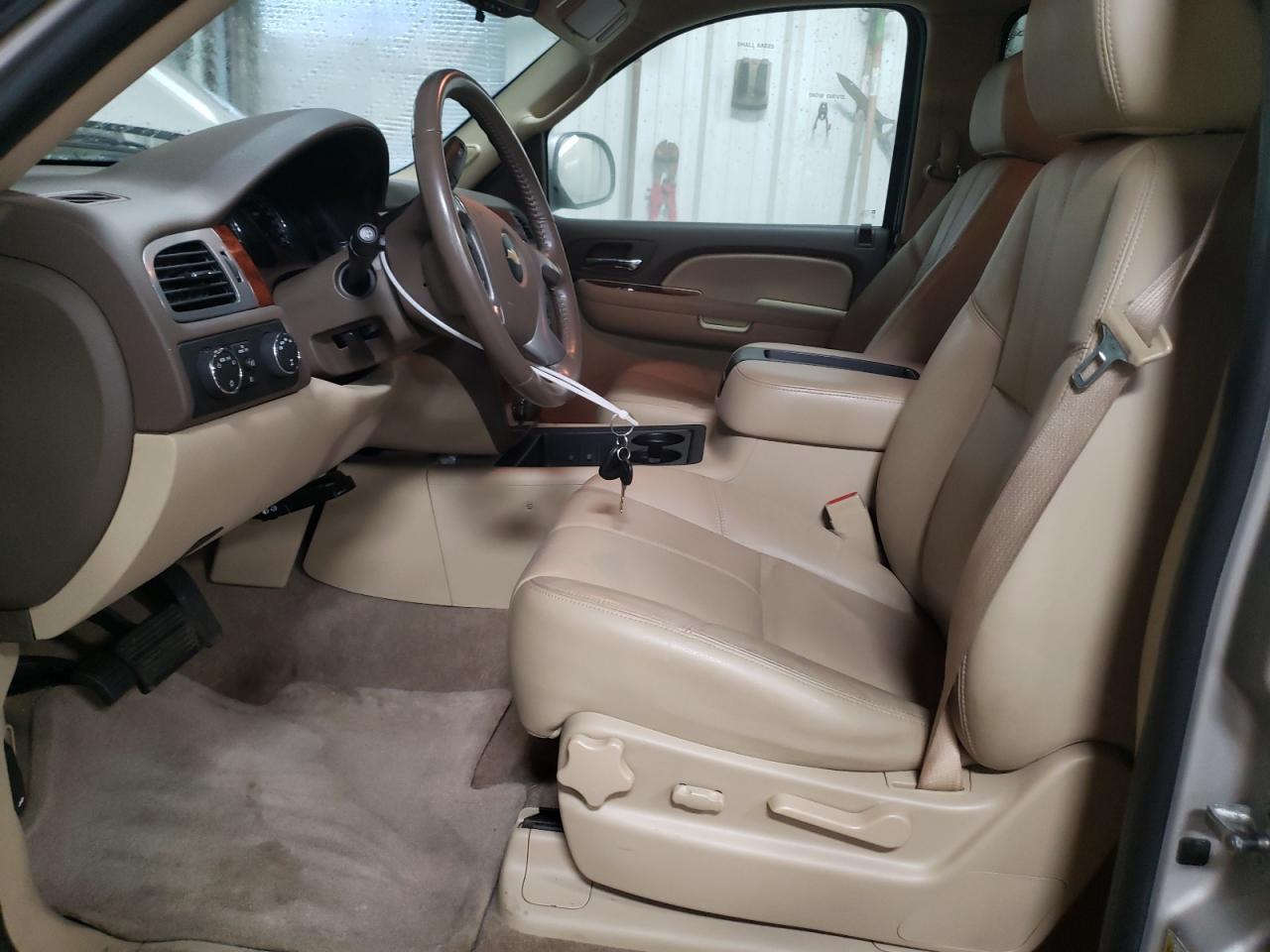 2009 Chevrolet Suburban - Image 7